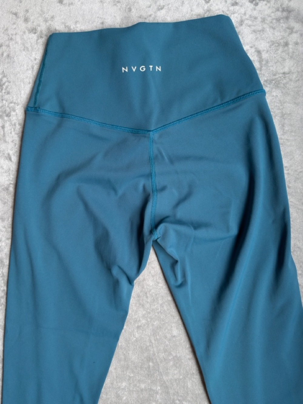 💙 NVGTN Signature 2.0 Workout Leggings | Buttery Soft | Pacific Blue | Size M 💙 - Picture 6 of 10